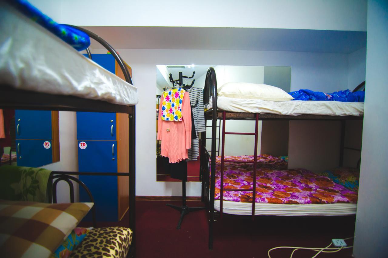 Asia Hostel Almaty Esterno foto